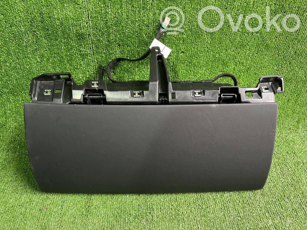 Tesla Model Y Handschuhfach 