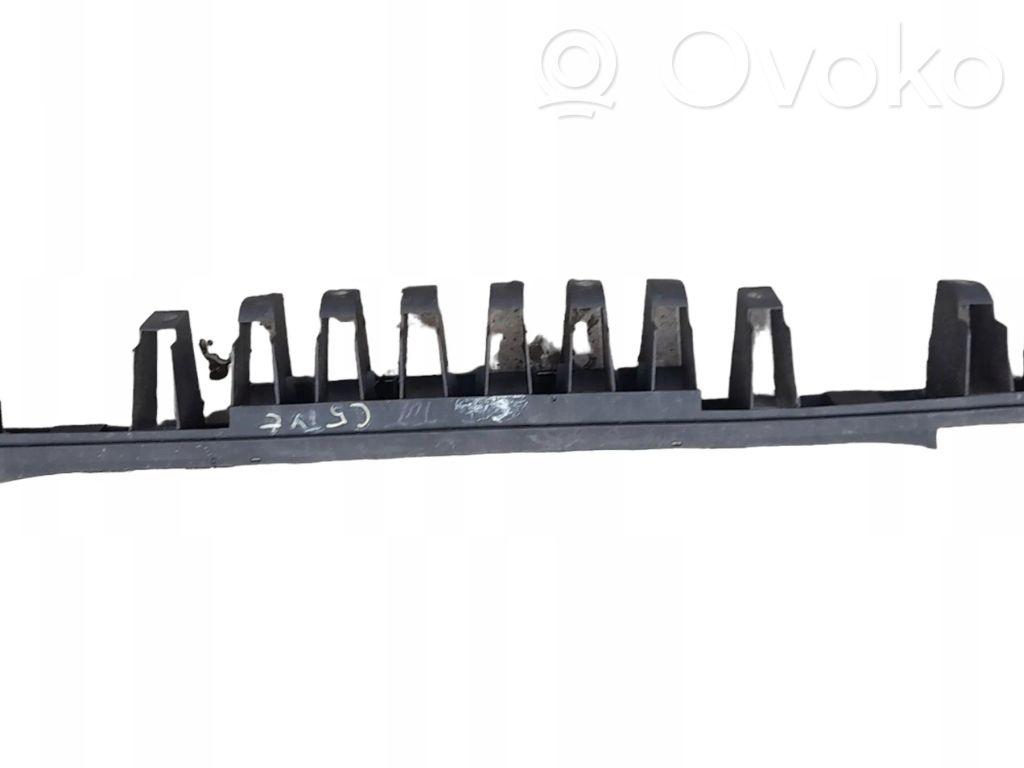 Rear bumper mounting bracket