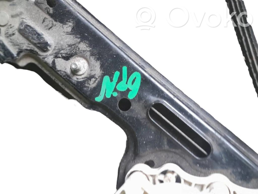 Front window lifting mechanism without motor