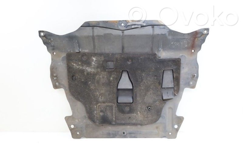 Volvo XC70 Engine splash shield/under tray 