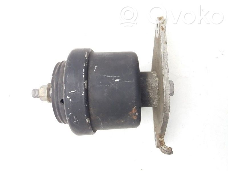 Engine mount bracket   4899787,4899787