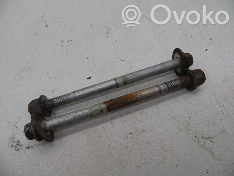 Saab 9-3 Ver2 Tuercas/tornillos 