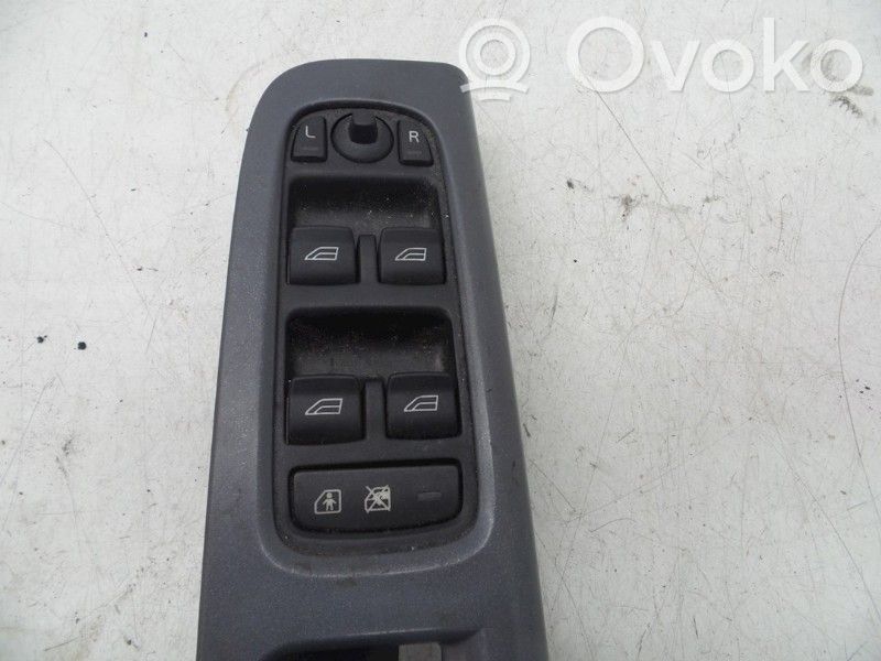 Electric window control switch   30773429,30739847,30739847,30773429