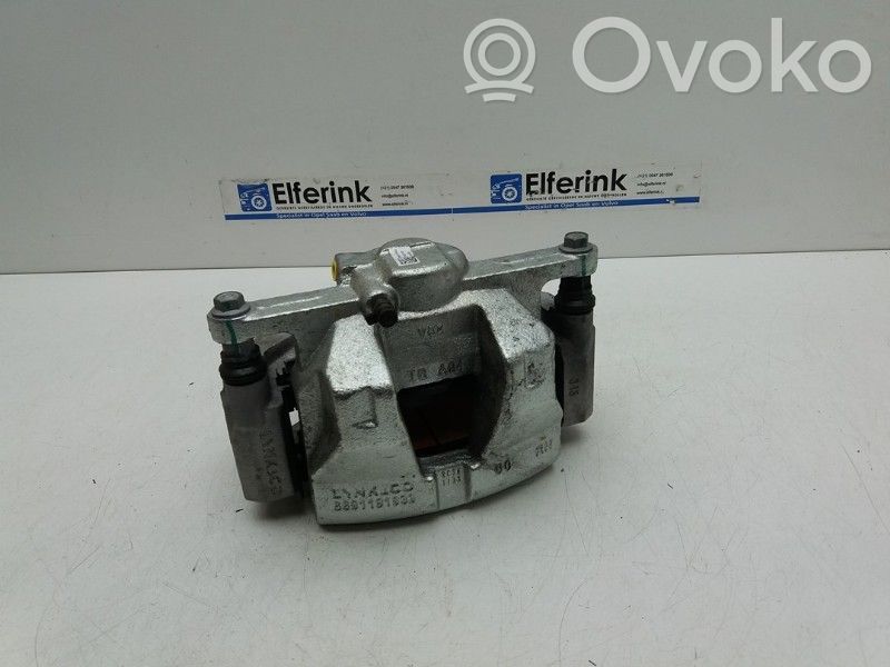 Lynk & co 01 Etujarrusatula 