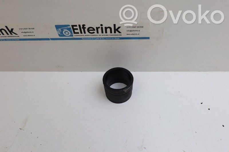 Volvo V70 Furtun/conductă intercooler 
