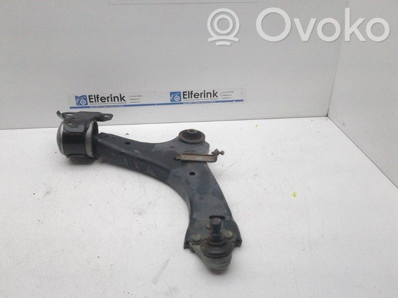 Volvo XC70 Braccio di controllo sospensione anteriore 