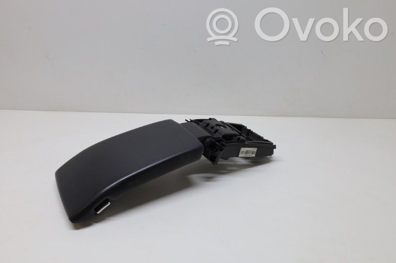 Armrest   30715140,P30661470,30661470,30715140,39804792,P30661470,P39804792