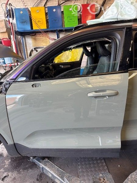 Volvo XC40 Priekinės durys 