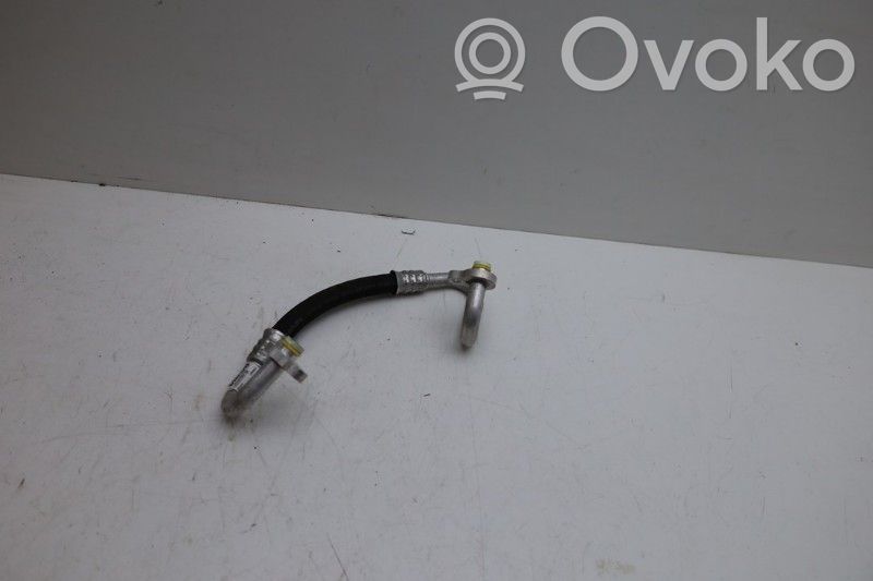 Volvo XC40 Ilmastointilaitteen putki (A/C) 