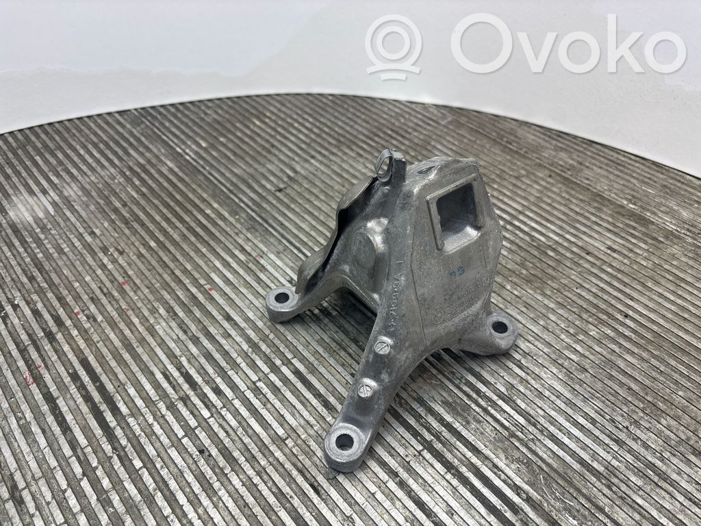 Engine mounting bracket   22116876206,6876206