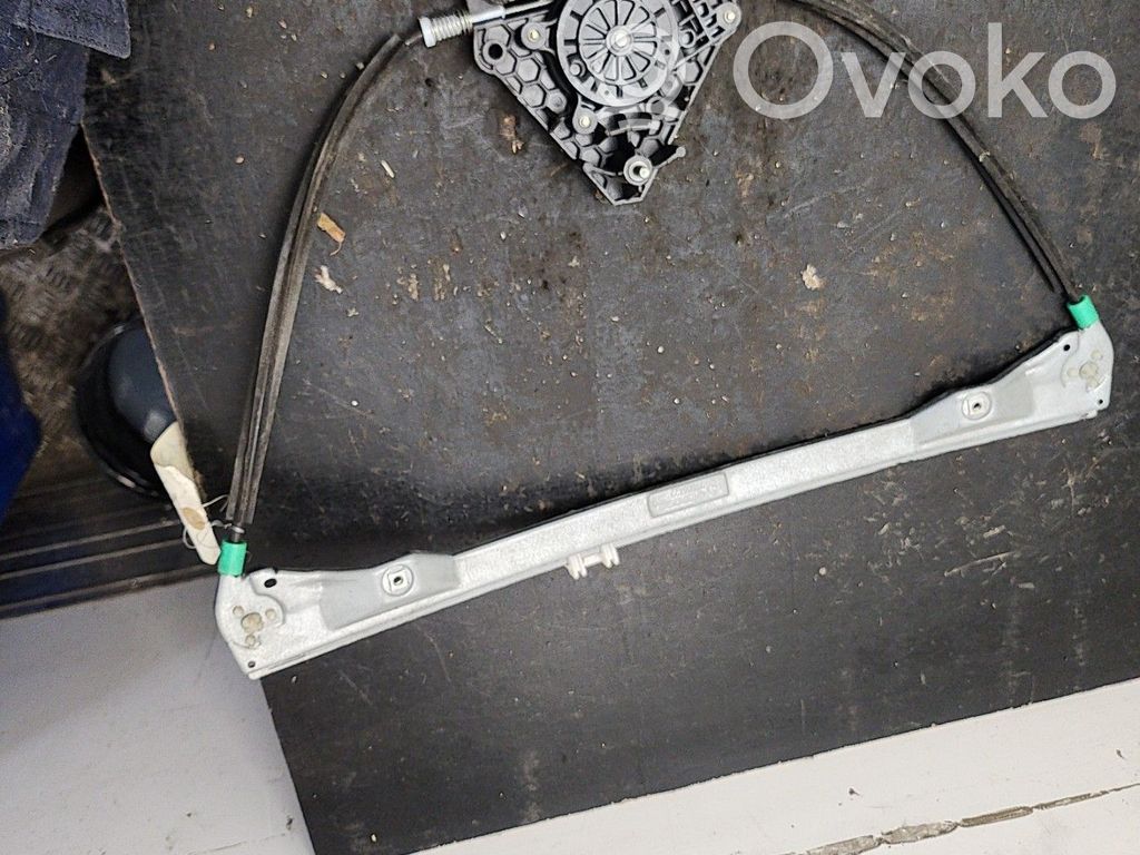 Renault Clio II Elektryczny podnośnik szyby drzwi przednich 
