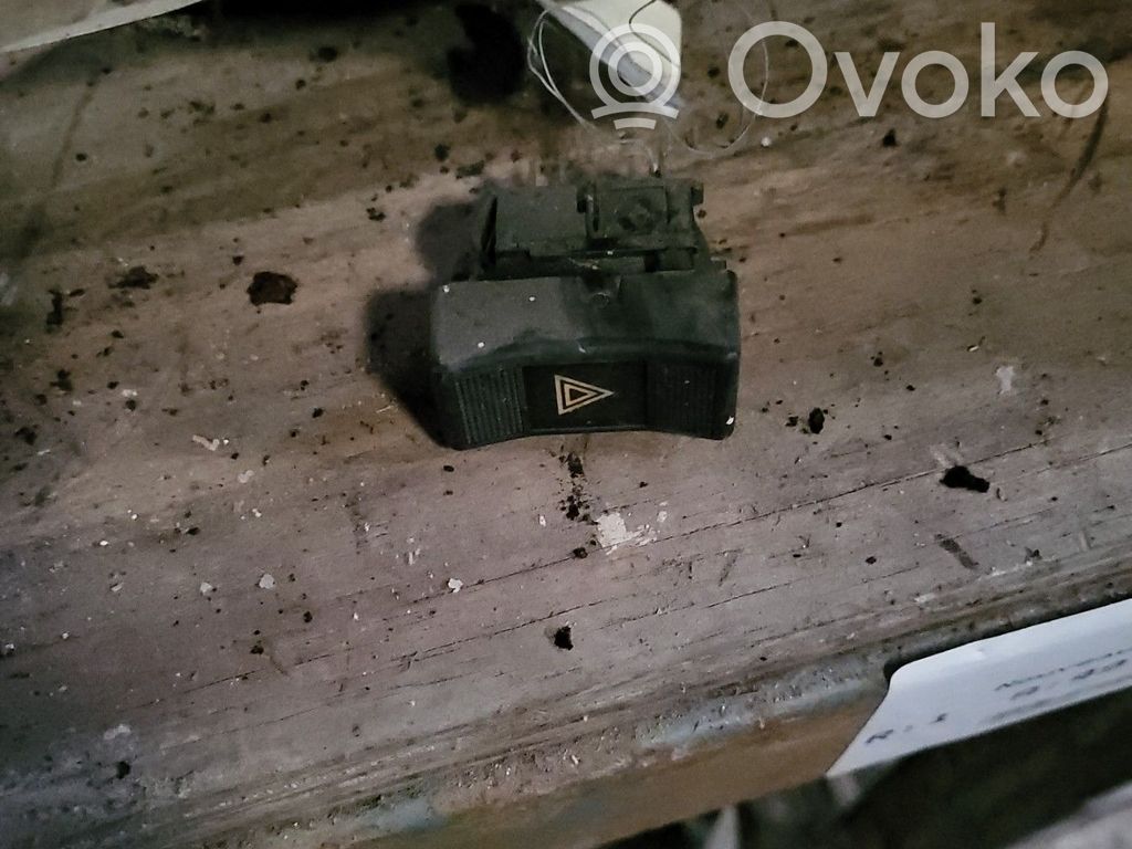 Renault 19 Hazard light switch 