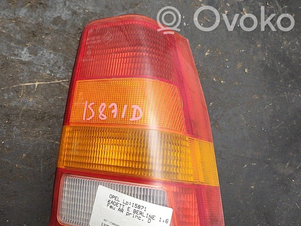 Opel Kadett E Luci posteriori 