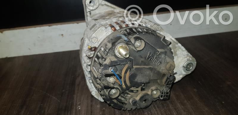 Audi A4 S4 B5 8D Ģenerators 