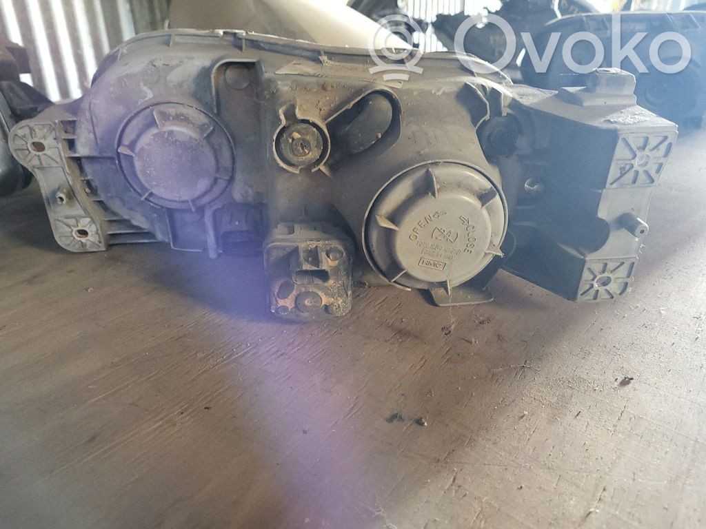 Hyundai Coupe Lampa przednia 
