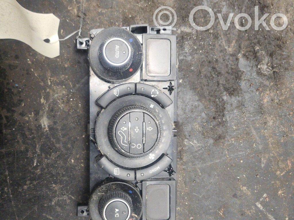 Peugeot 308 Climate control unit 