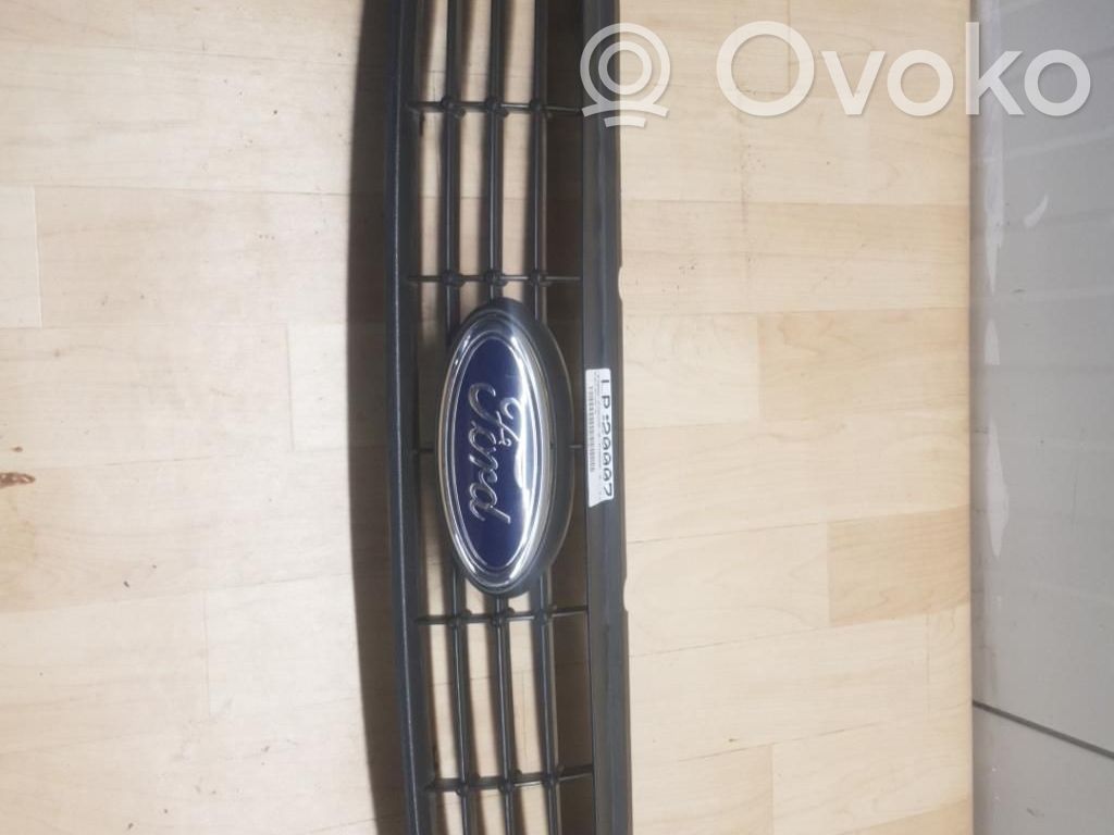 Front grill   1371893
