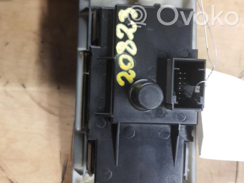 Light switch   61316932792