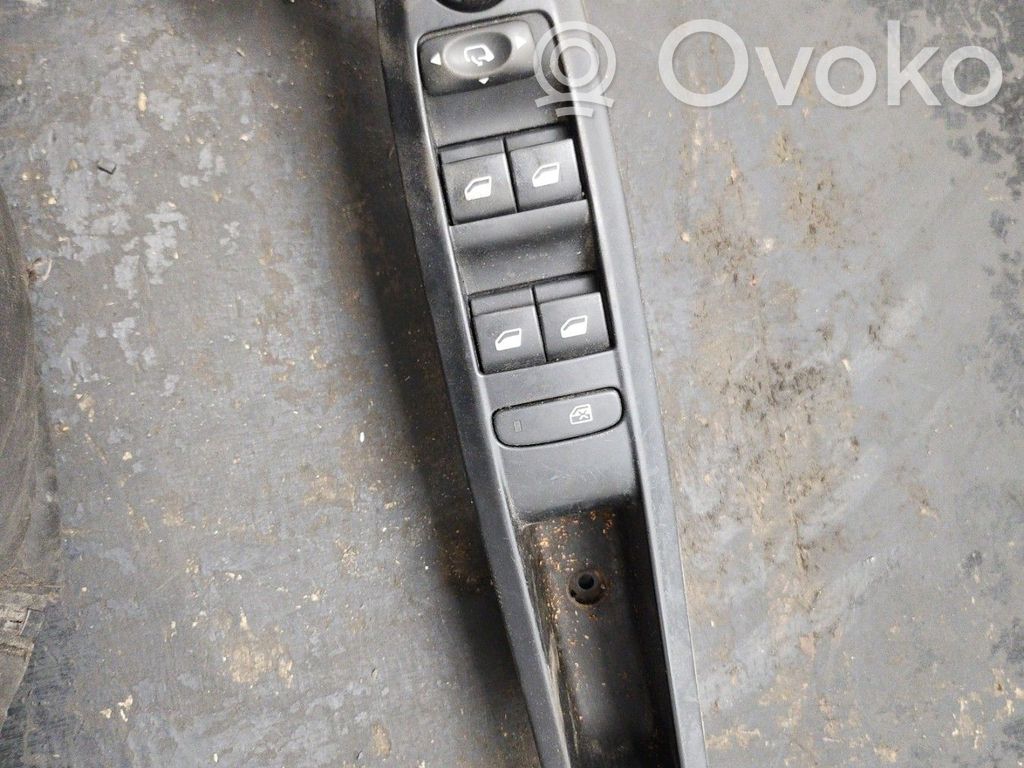 Citroen C4 II Electric window control switch 