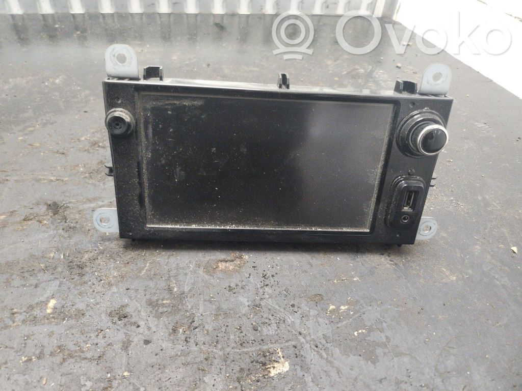 Renault Clio IV Radio/CD/DVD/GPS head unit 