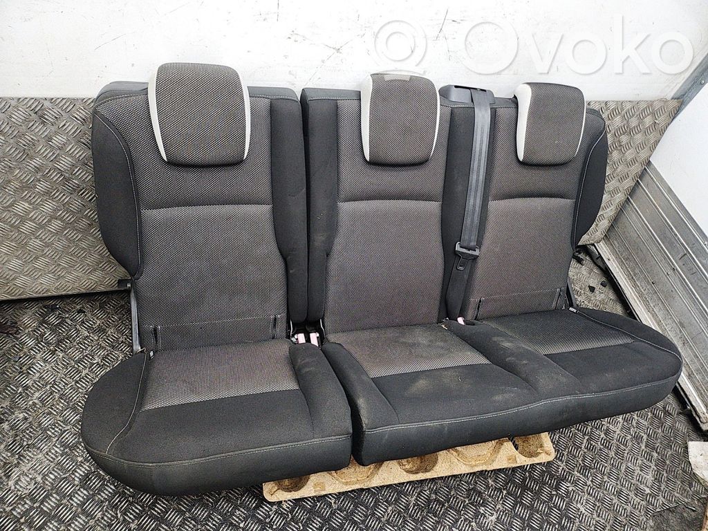 Renault Kangoo II Takaistuin 