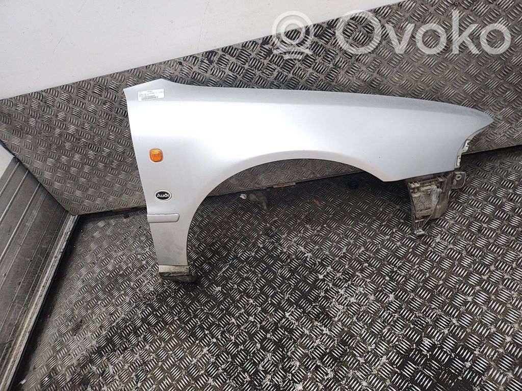 Audi A4 S4 B5 8D Sparnas 