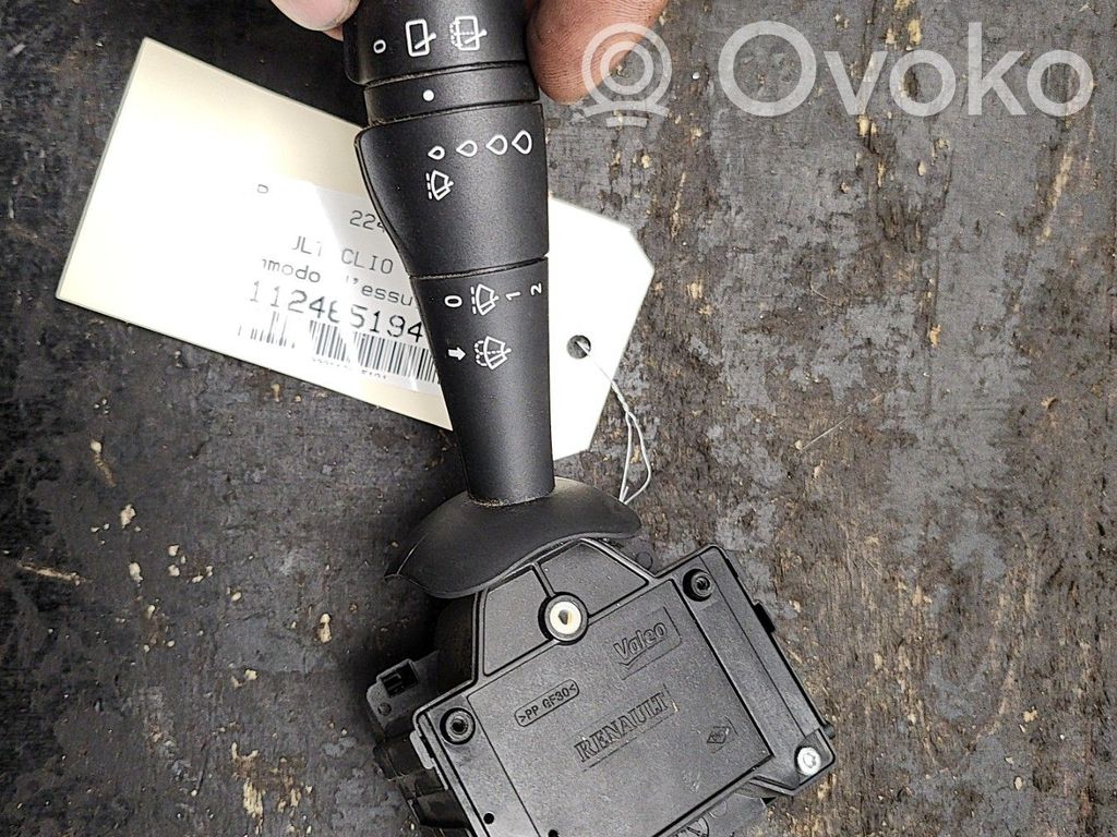 Renault Clio IV Wiper control stalk 