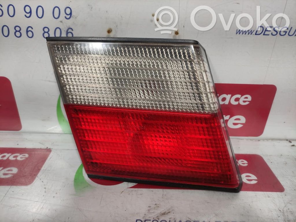 Nissan Primera Lampă spate în capacul portbagajului 