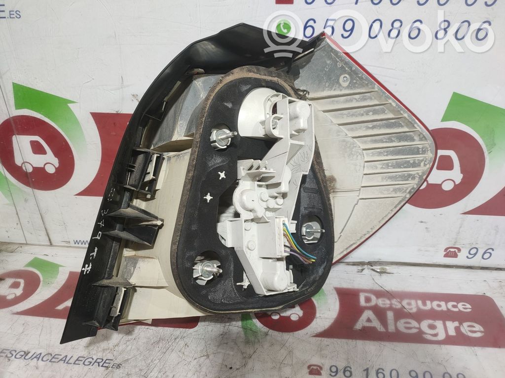 Rear/tail lights   716495504