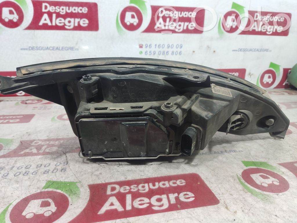 Headlight/headlamp   2M5113W030