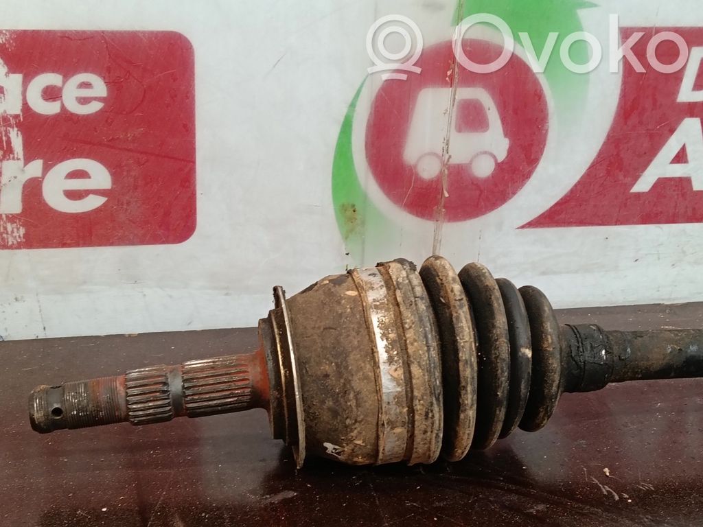 Opel Corsa C Etuvetoakseli 
