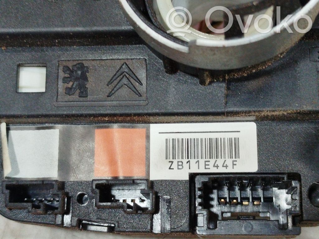 Interruptor de control multifunción   E10677120B