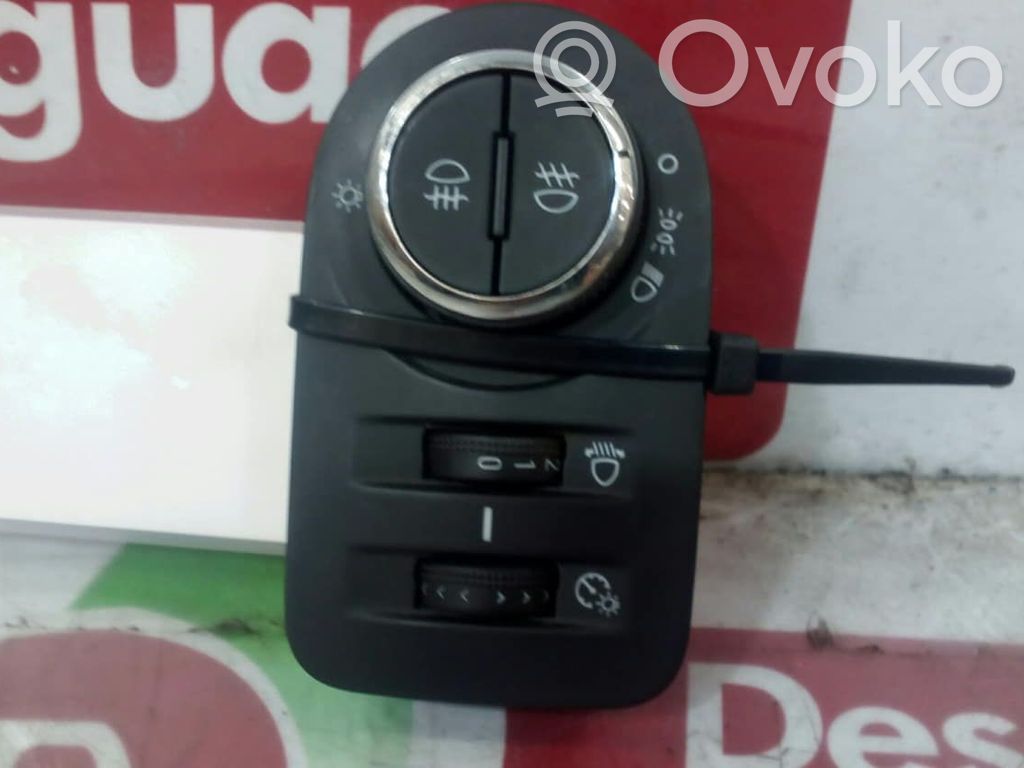 Opel Corsa E Przełącznik świateł 