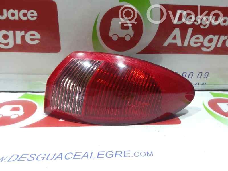 Alfa Romeo 147 Galinis žibintas dangtyje