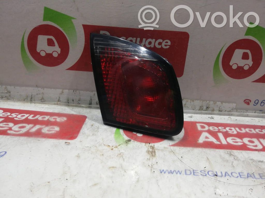Nissan Primera Takaluukun takavalot