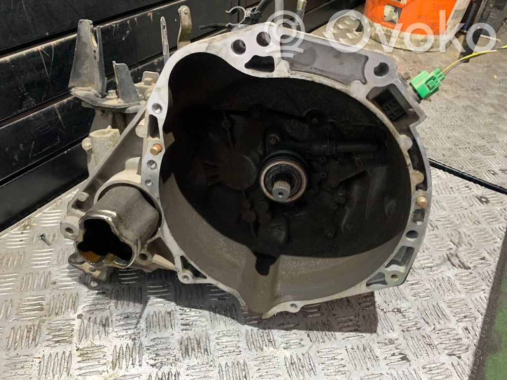 Nissan Micra Manuaalinen 5-portainen vaihdelaatikko
