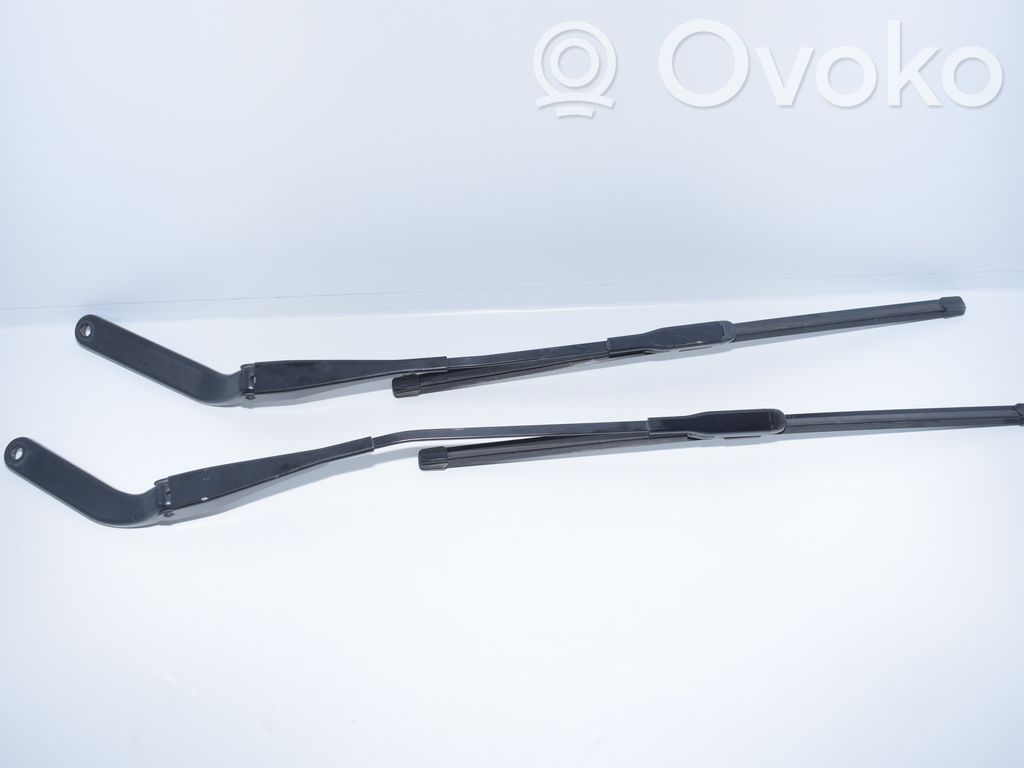 Priekinio stiklo valytuvas   7169971,7169972