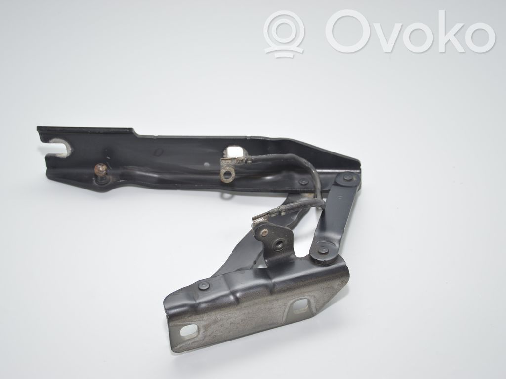 Engine bonnet/hood hinges   7008728