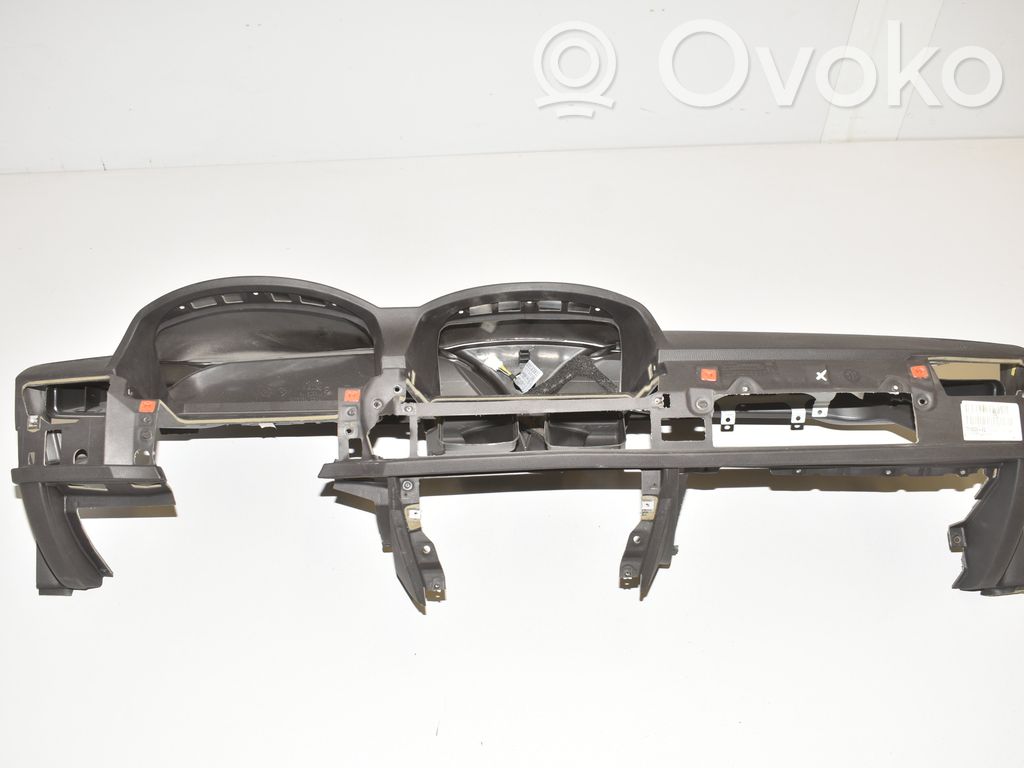 BMW 7 E65 E66 Panelis 