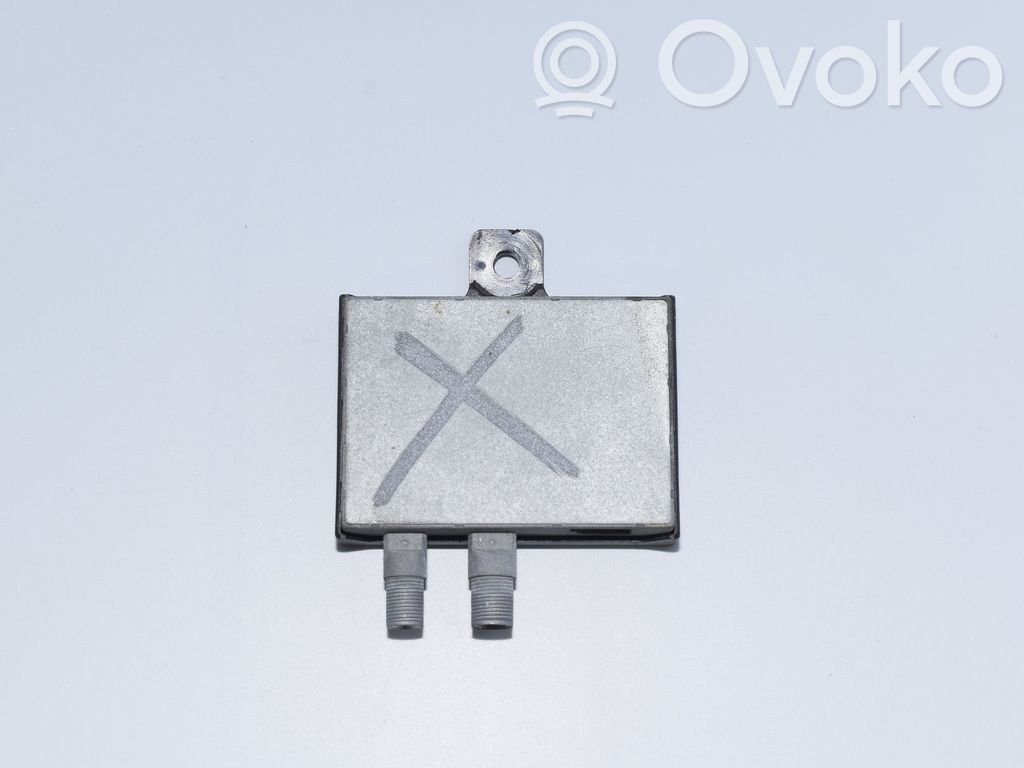 BMW 7 E38 Antenos stiprintuvas 