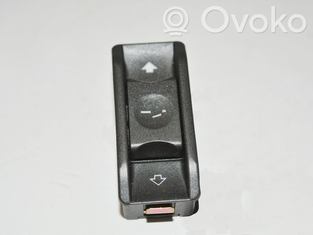 BMW 7 E65 E66 Stoglangio jungtukas 