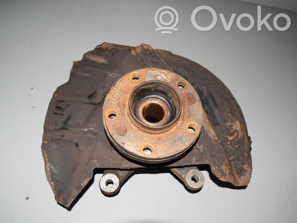 Front wheel hub