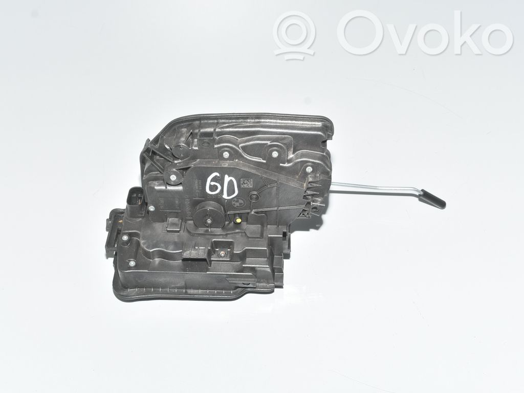 BMW 2 F46 Zamek drzwi tylnych 