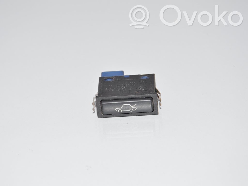 Tailgate opening switch   8365579