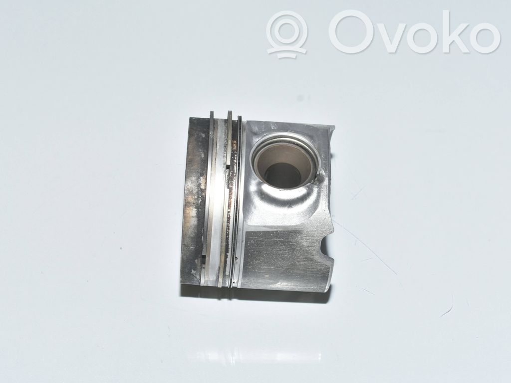 BMW 7 F01 F02 F03 F04 Piston 