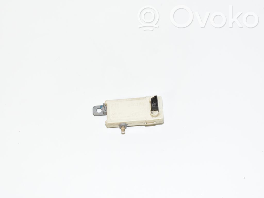 BMW 3 E46 Antenos stiprintuvas 