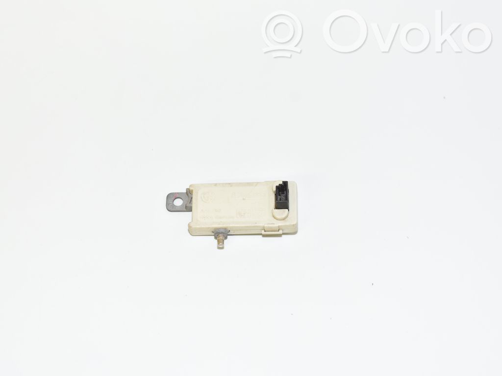 BMW 5 E39 Antenos stiprintuvas 