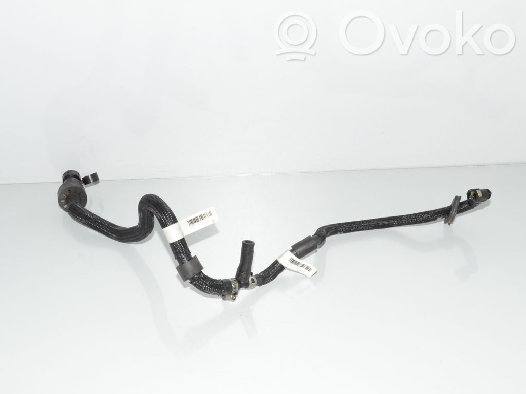 BMW 3 E90 E91 Fuel line pipe 