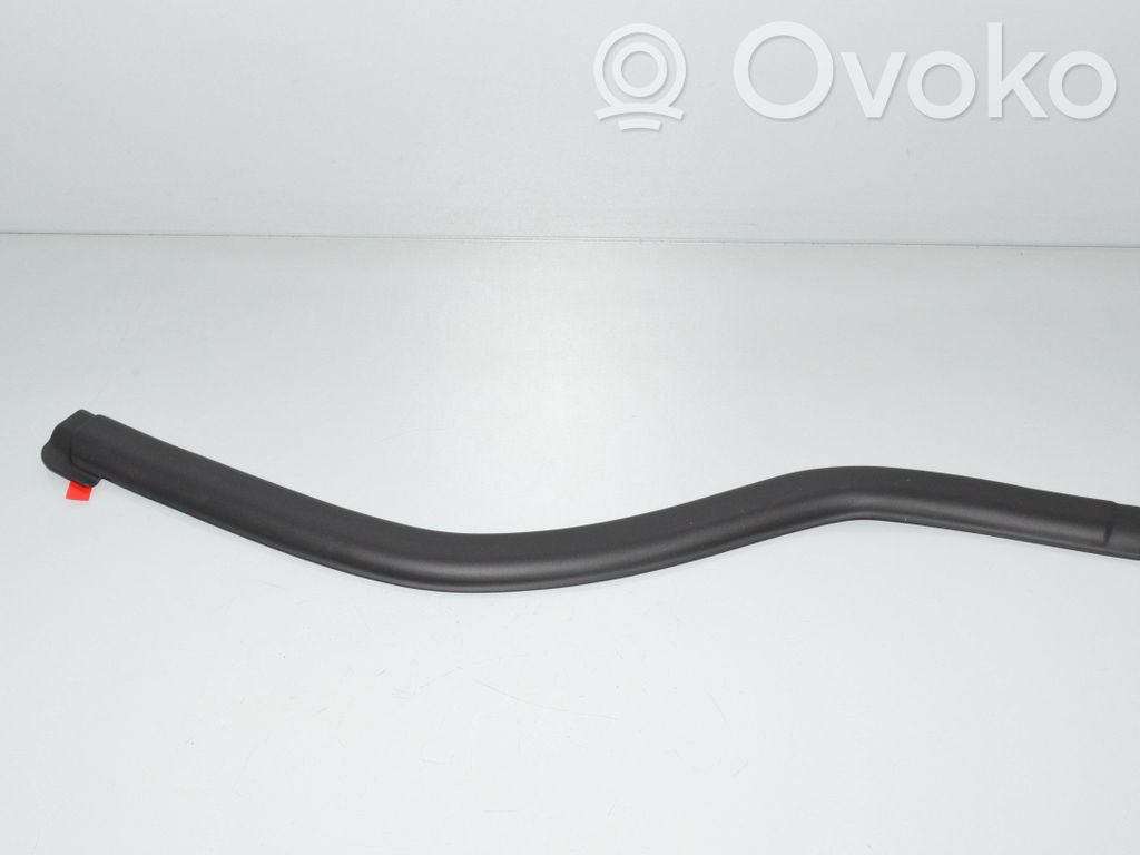 Rain gutter   41009465772,9465772