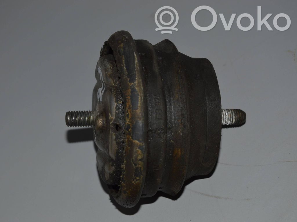 BMW 5 E39 Engine mount bracket 